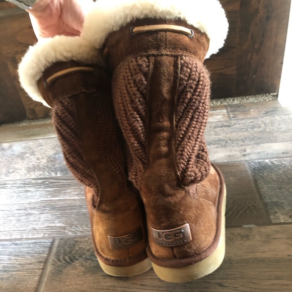 UGG Suburb suede crotchet boot leather tassels - Picture 4 of 15